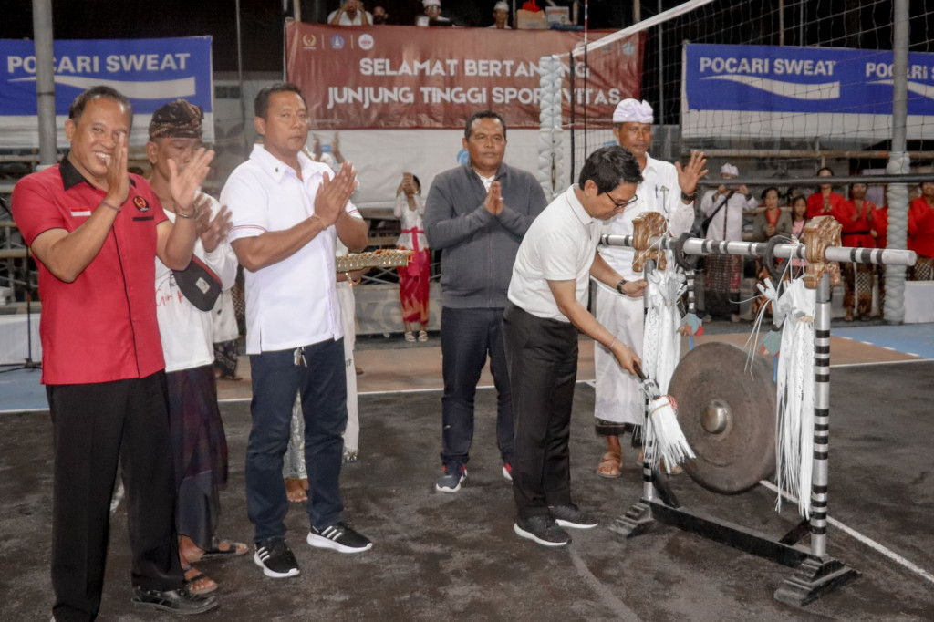 Sekda Adi Arnawa Buka Turnamen Bola Voli Galaxi Cup IV